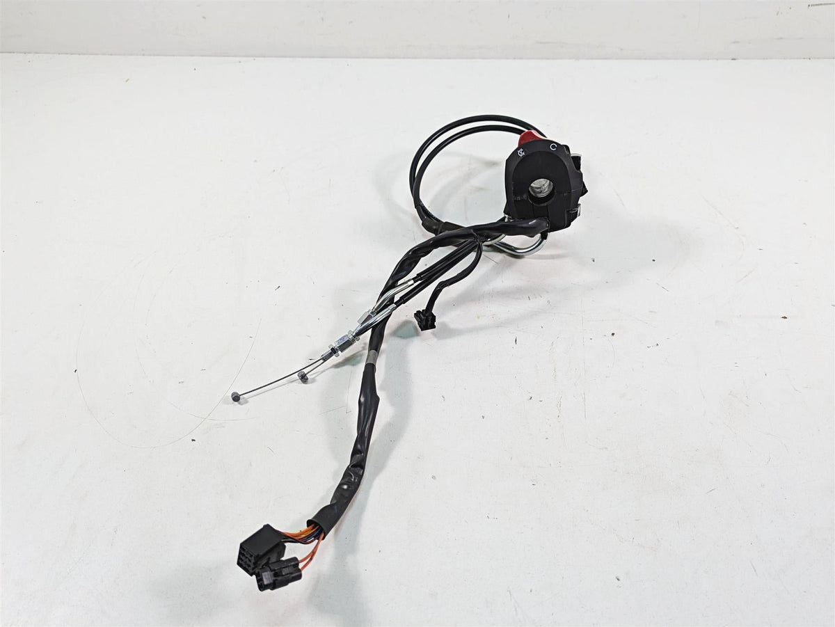2022 Suzuki GSXR 750 Right Hand Start Kill Control Switch 37200-47H30 {{ shop.shopifyCountryName }} - Mototech271