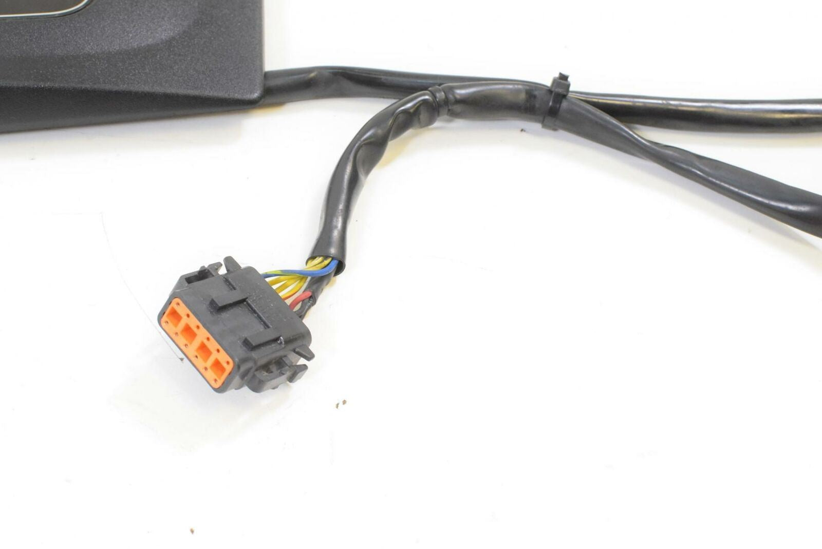 2005 Harley Touring FLHTCUI Electra Glide CB Radio Intercom Plug Port 77136-03 {{ shop.shopifyCountryName }} - Mototech271