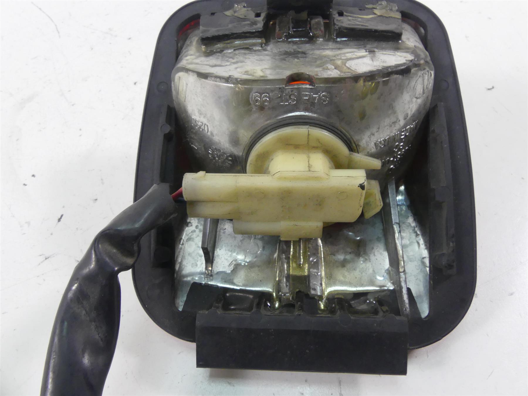 2004 Harley Softail FXSTD SE CVO Deuce Taillight Tail Light Lamp Lens 68931-00A {{ shop.shopifyCountryName }} - Mototech271