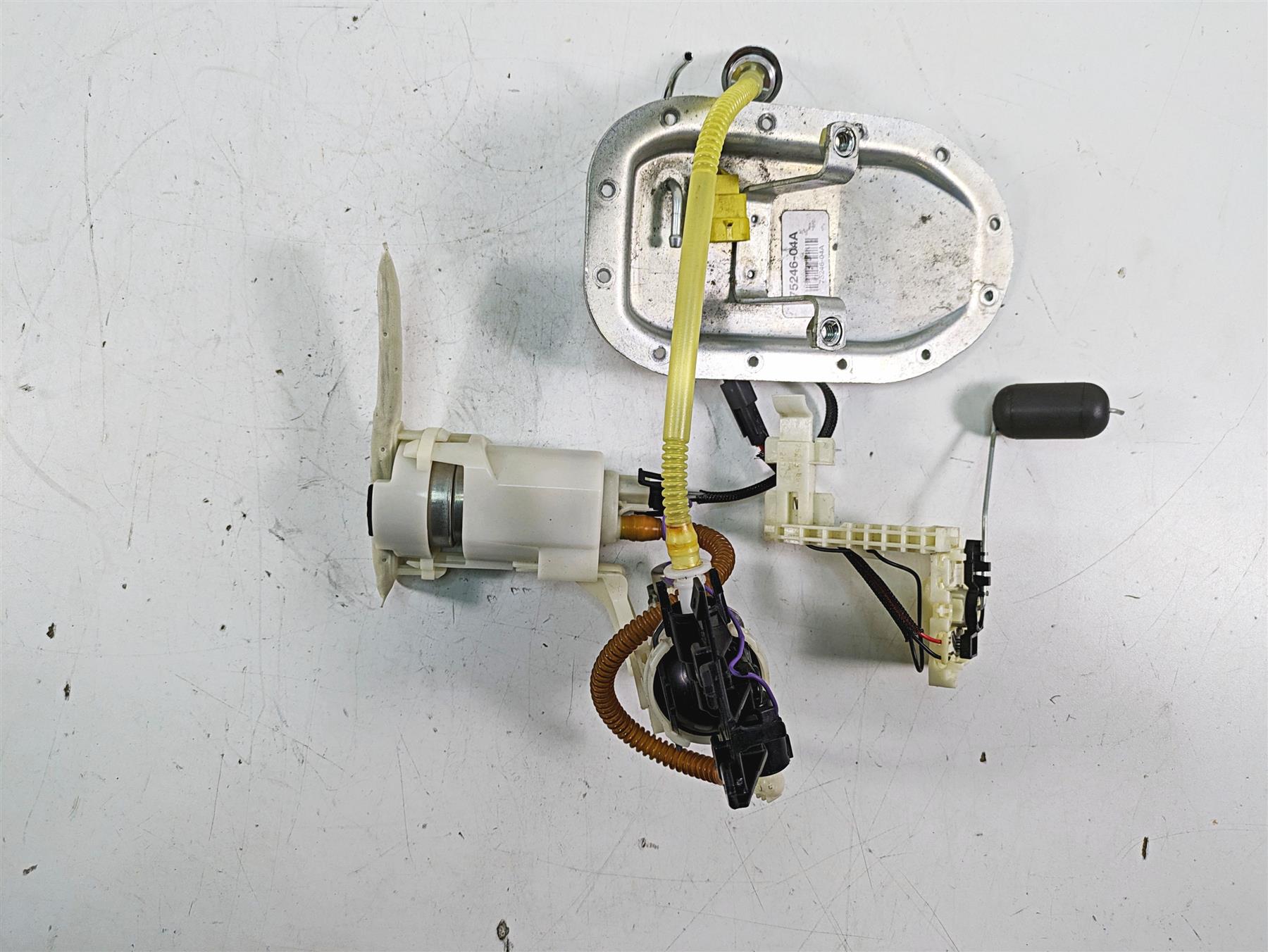 2015 Harley FXDL Dyna Low Rider Fuel Gas Petrol Pump & Sending Unit 75246-04A {{ shop.shopifyCountryName }} - Mototech271