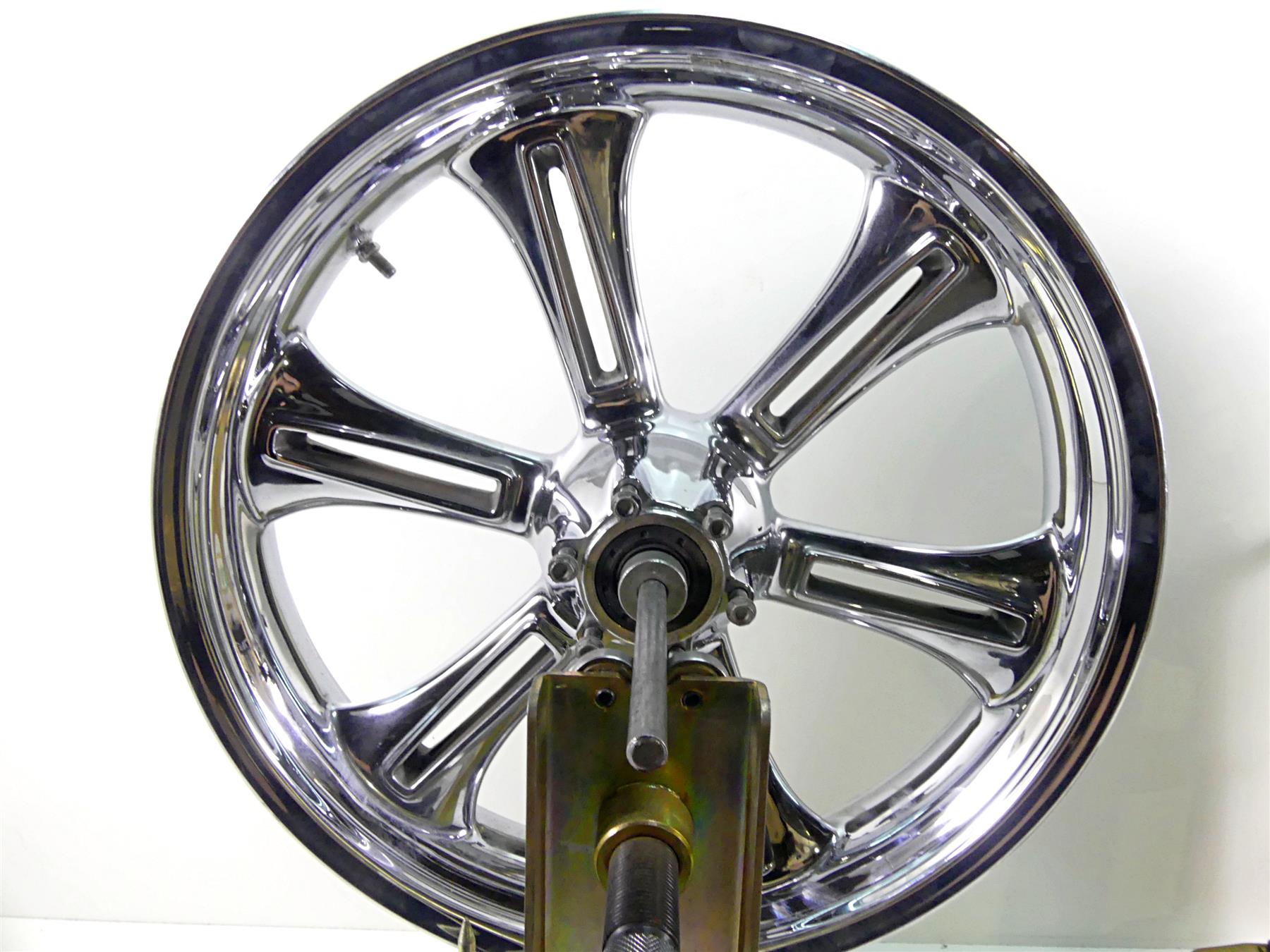 2011 Victory Cross Country Front Rear Chrome Cast Wheel Rim Set 1521383 1521384 {{ shop.shopifyCountryName }} - Mototech271