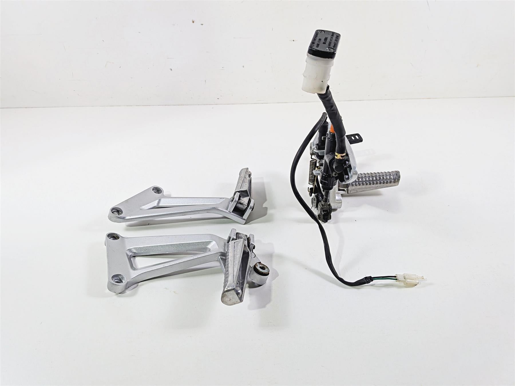 2023 Vitacci GTT 250 Rear Passenger Footpeg & Right Rider Foot Rest Set {{ shop.shopifyCountryName }} - Mototech271
