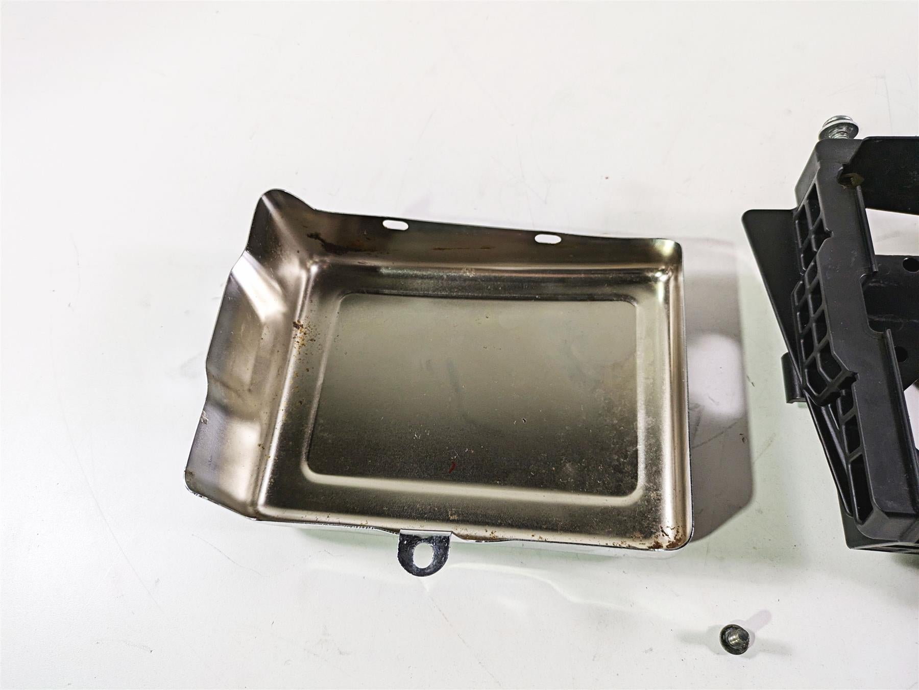2014 Harley FXDL Dyna Low Rider Battery Tray & Chrome Cover 61300151 70379-06B {{ shop.shopifyCountryName }} - Mototech271