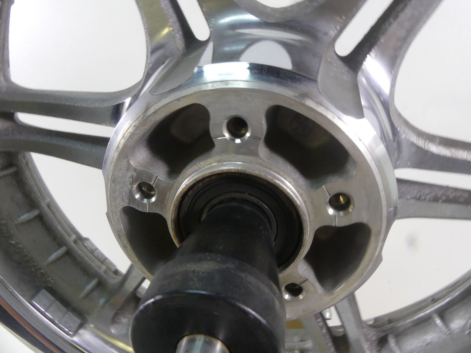 2006 Harley Touring FLHTCU SE CVO Straight Front Wheel Rim 16x3 43920-02 {{ shop.shopifyCountryName }} - Mototech271