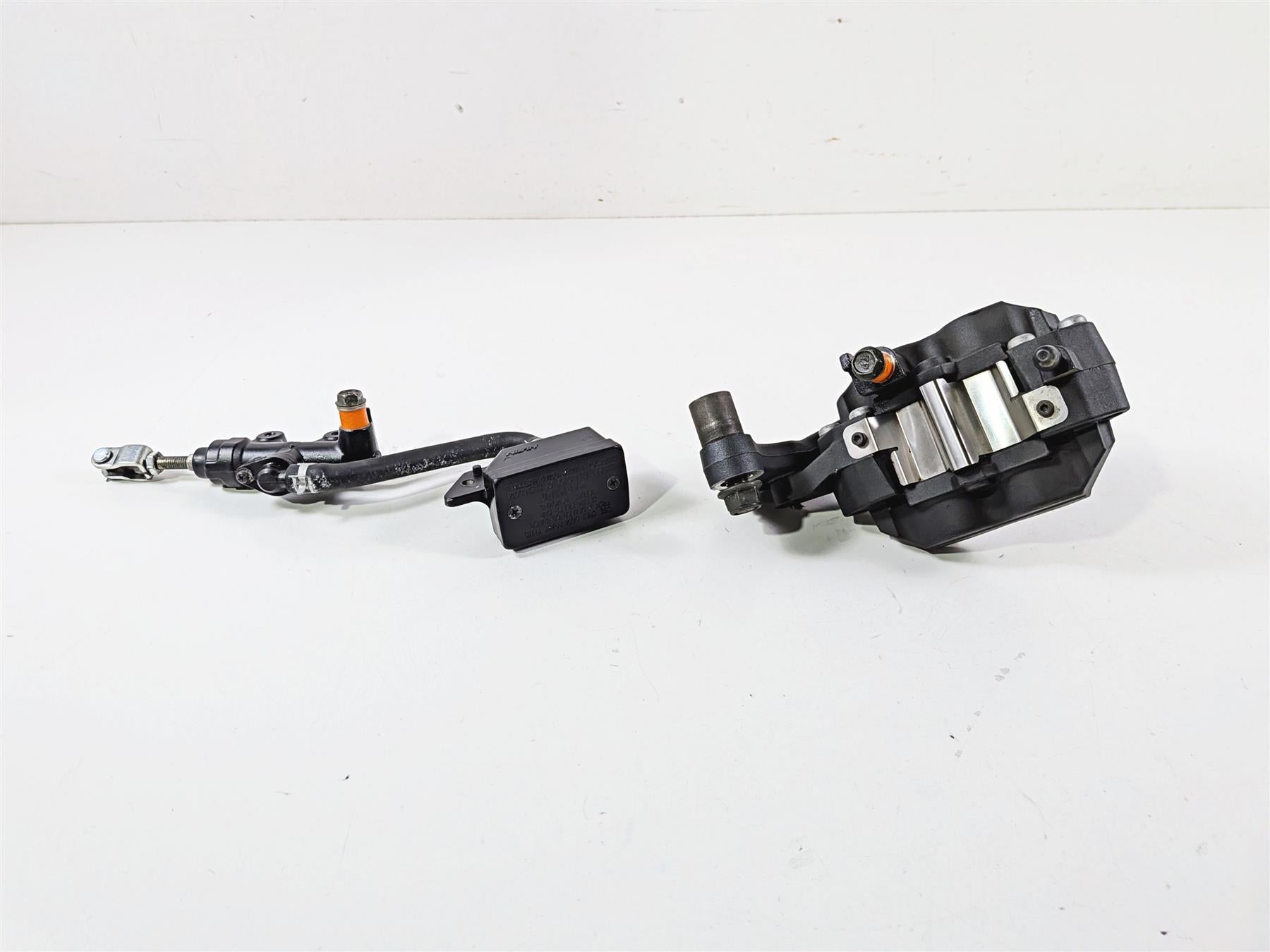 2006 Suzuki C90 VL1500T Boulevard Rear Brake Caliper & Mstr Cyl 69100-10F10-999 {{ shop.shopifyCountryName }} - Mototech271