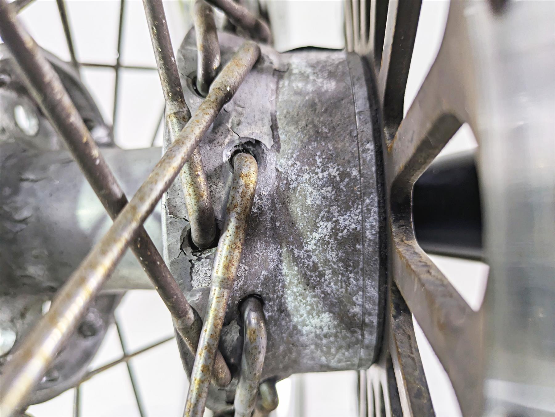2008 Harley FLSTC 105TH Softail Heritage 16x3 Front Wheel Rim & Cover 41508-08 {{ shop.shopifyCountryName }} - Mototech271