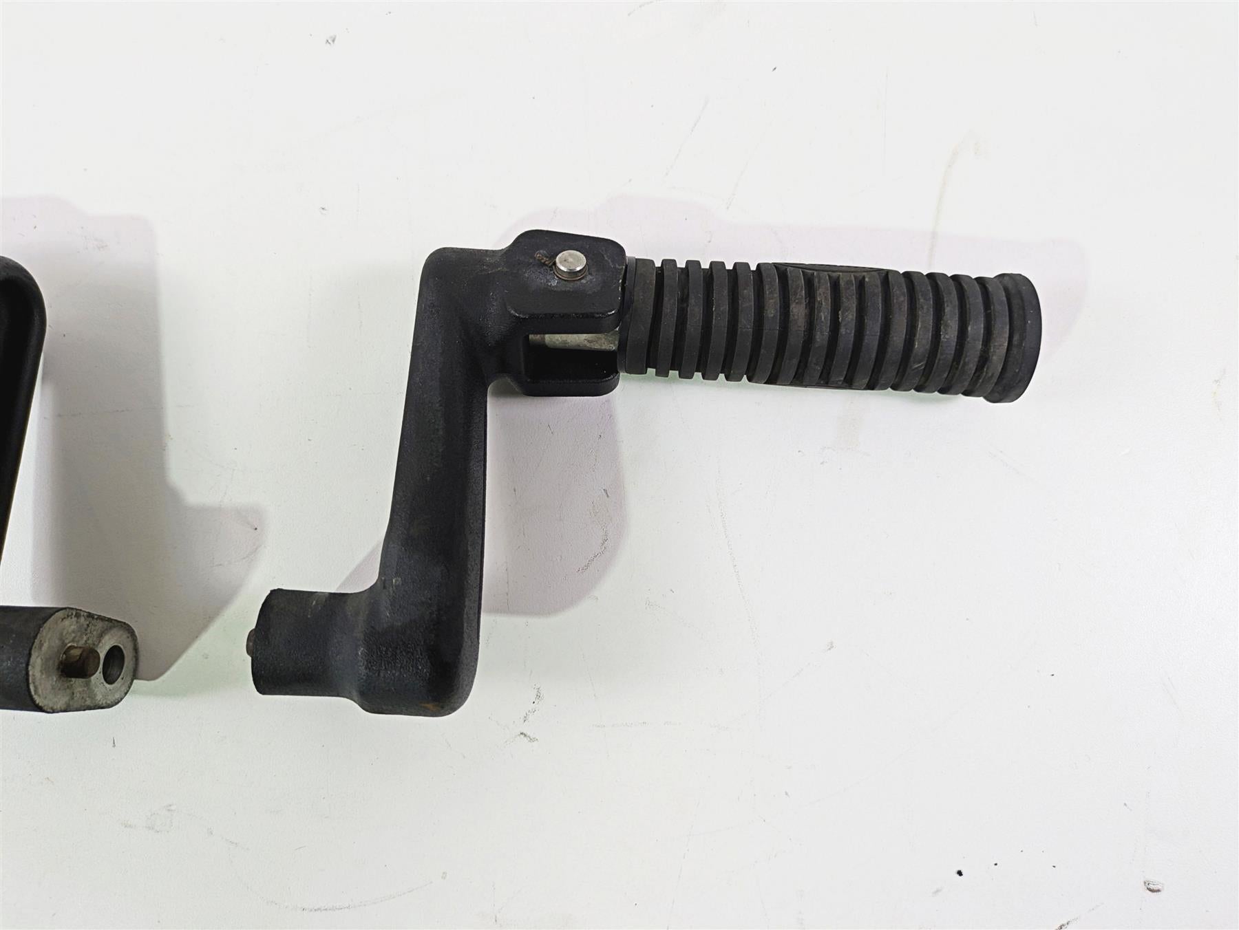 2018 Indian Springfield Dark Horse Rear Passenger Footpegs 5140869 {{ shop.shopifyCountryName }} - Mototech271