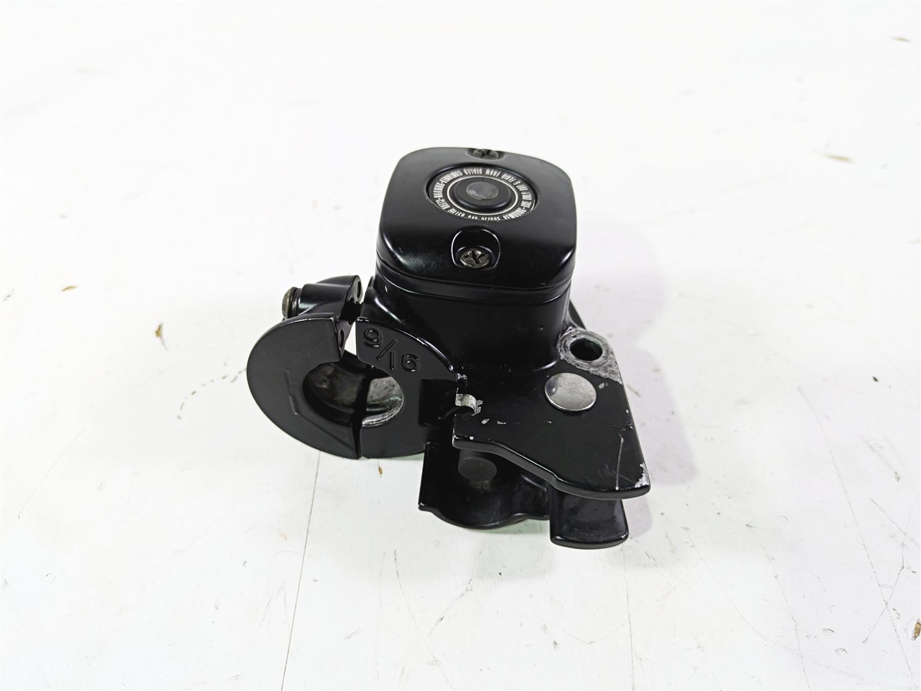 2003 Harley Softail FXSTDI Deuce 100th Front Brake Master Cylinder 9/16 45019-96 {{ shop.shopifyCountryName }} - Mototech271