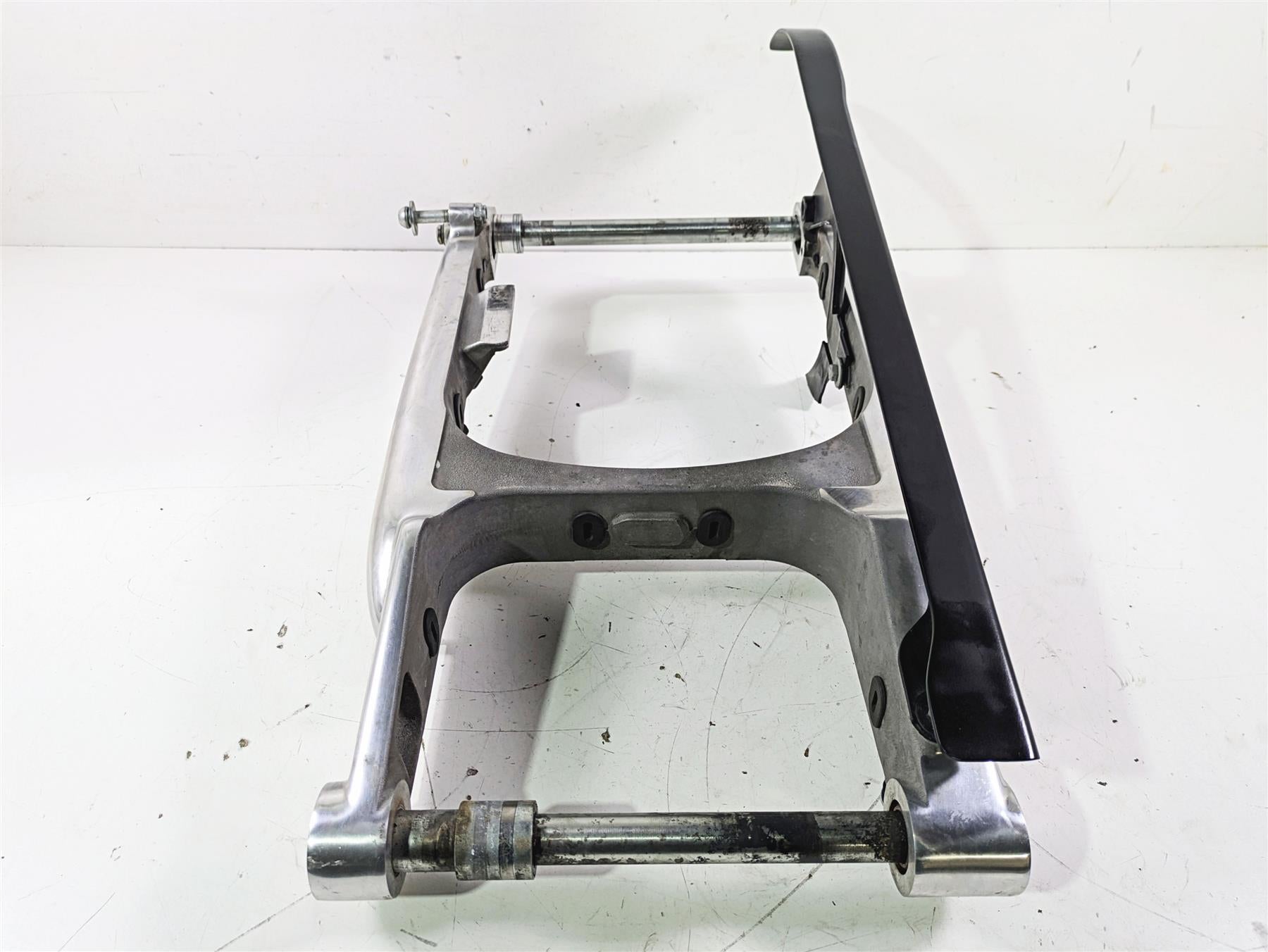 2012 Harley VRSCF Muscle V Rod Swingarm Swing Arm & Guards 48606-07A {{ shop.shopifyCountryName }} - Mototech271