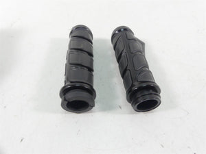 2019 Harley Softail FXBB Street Bob Kuryakyn Kinetic Grip Set Gloss Black 6353 | Mototech271
