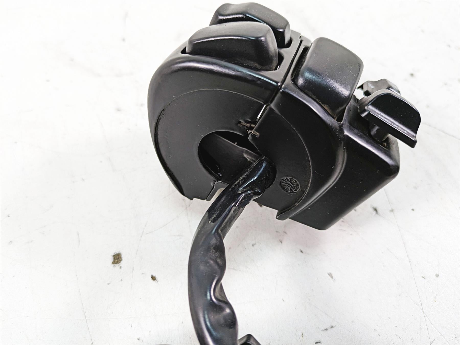 2008 Harley FLHTCU Electra Glide Right Hand Cruise Control Switch 71684-06A {{ shop.shopifyCountryName }} - Mototech271