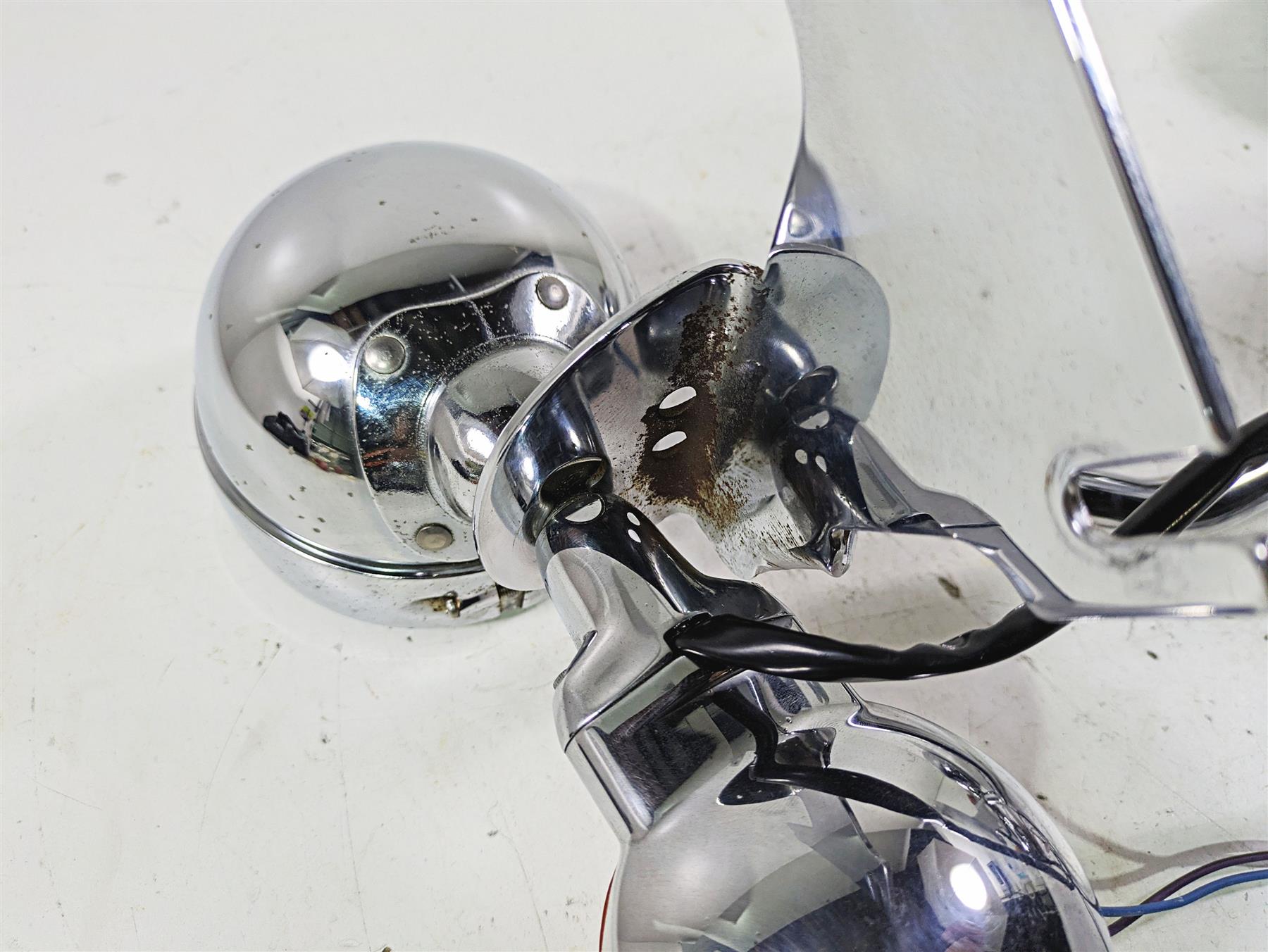 2003 Harley Touring FLHTCUI 100TH E-Glide Front Spot Light Blinker Set 68712-94 {{ shop.shopifyCountryName }} - Mototech271