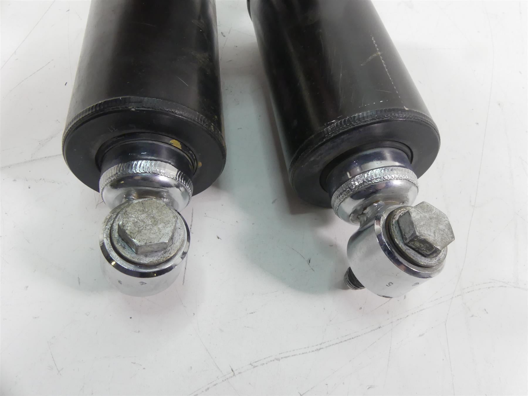 2017 Harley FXSE CVO Pro Street Breakout Rear Suspension Showa Shocks 54000045 {{ shop.shopifyCountryName }} - Mototech271
