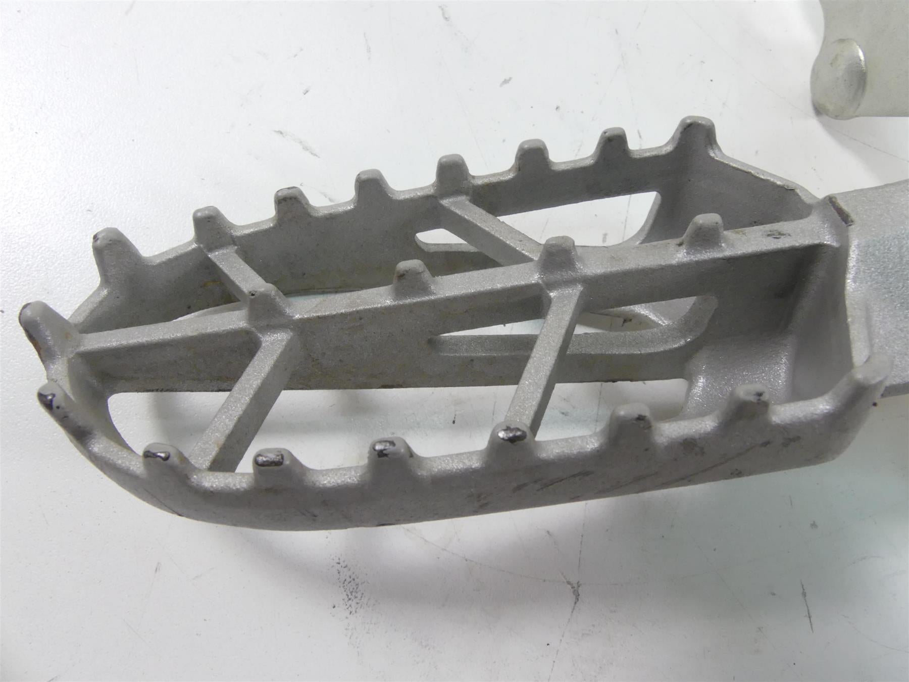 2020 Ducati Multistrada 1260 Enduro Right Front Footpeg & Brake Pedal 82422892AA {{ shop.shopifyCountryName }} - Mototech271