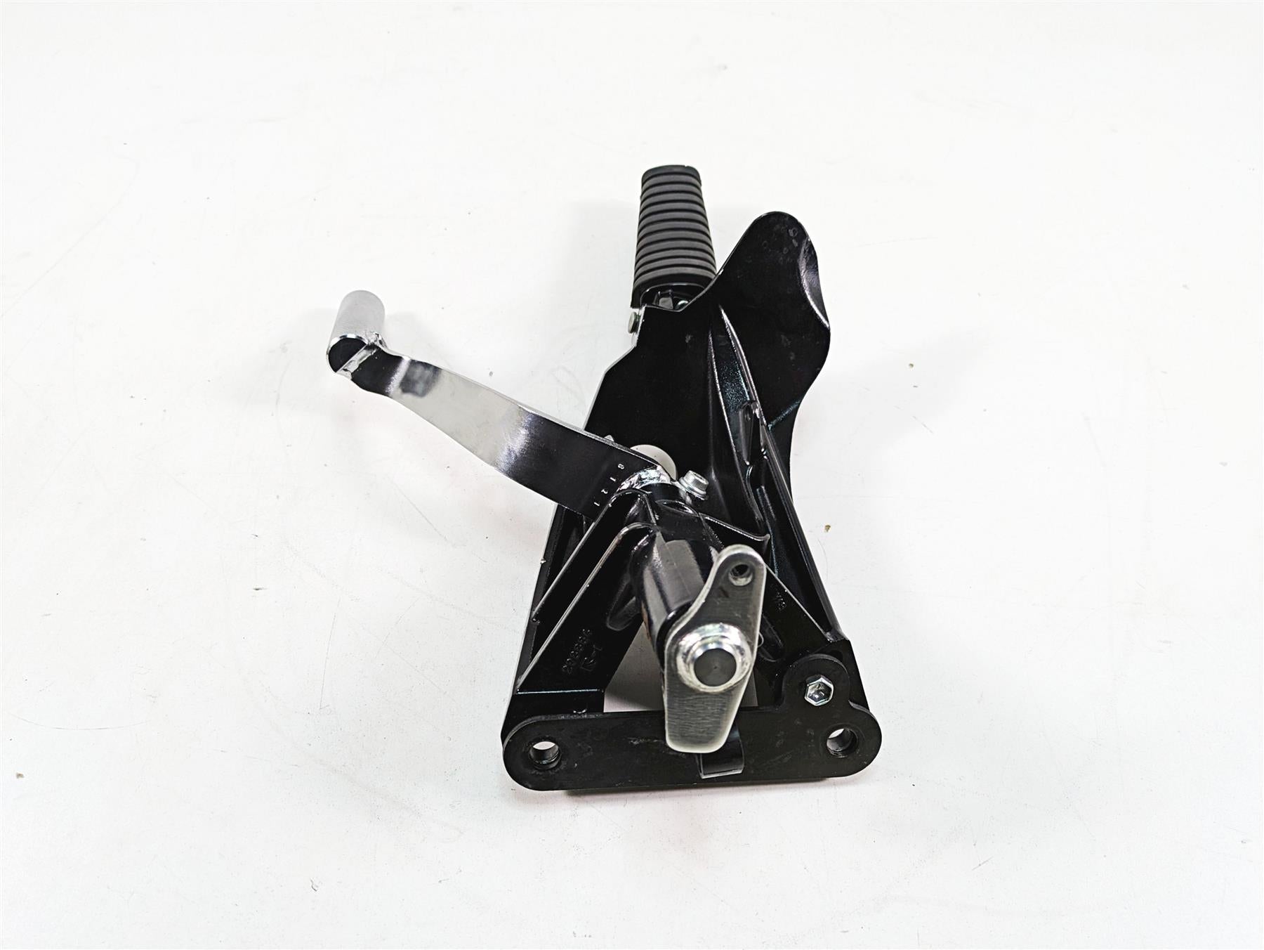 2016 Suzuki M109R VZR1800 Right Front Footpeg & Brake Pedal 43511-48G10 {{ shop.shopifyCountryName }} - Mototech271