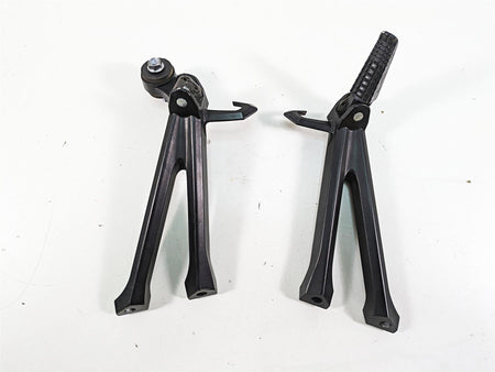 2022 Suzuki GSXR 750 Passenger Footpeg Foot Peg Rest Set 43600-14J30 43700-14J30 {{ shop.shopifyCountryName }} - Mototech271