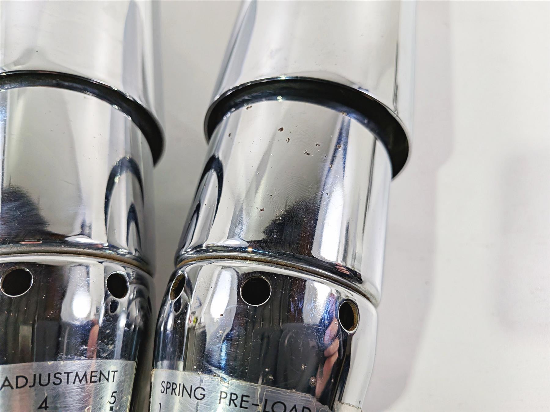 2011 Harley FXDF Dyna Fat Bob Rear Chrome Shock Damper Set 13.5" 54537-08A {{ shop.shopifyCountryName }} - Mototech271
