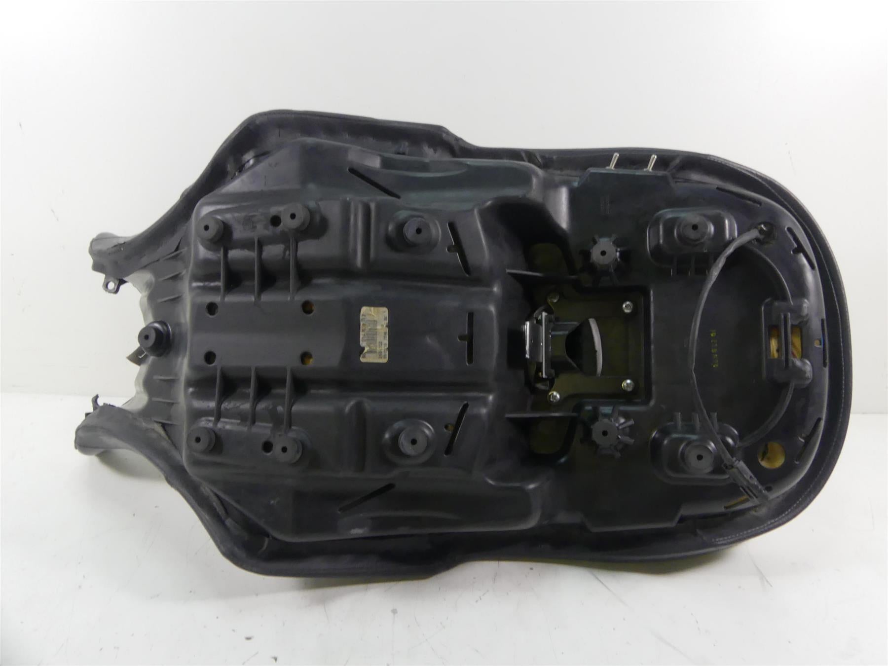2011 Victory Vision Tour Heated Dual Driver Passenger Seat Saddle - Read 2684352 {{ shop.shopifyCountryName }} - Mototech271
