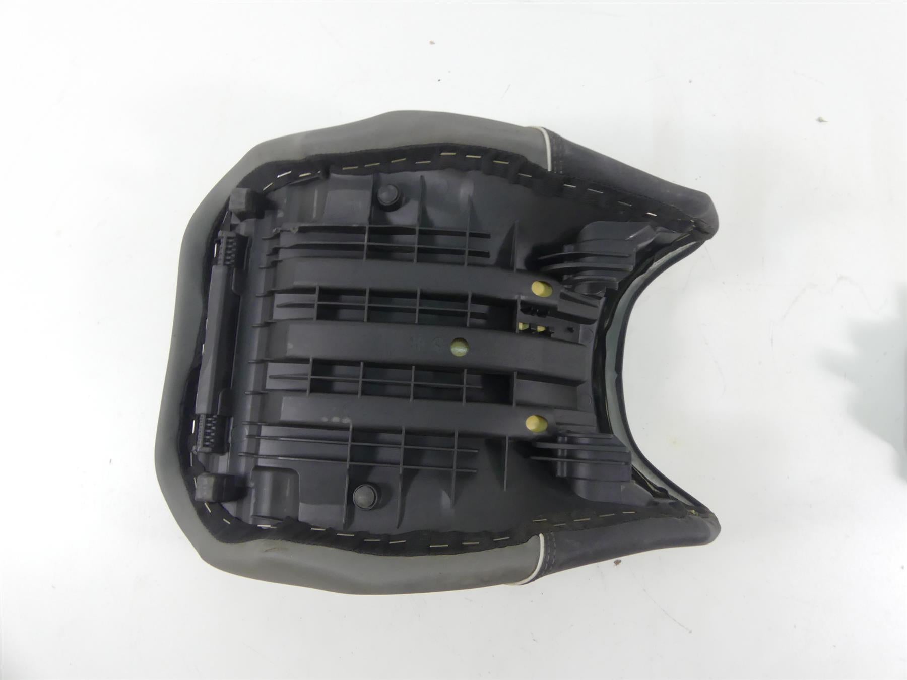 2014 BMW R1200GS K50 Front Rider Driver Saddle Seat + Mounting 52538532736 {{ shop.shopifyCountryName }} - Mototech271