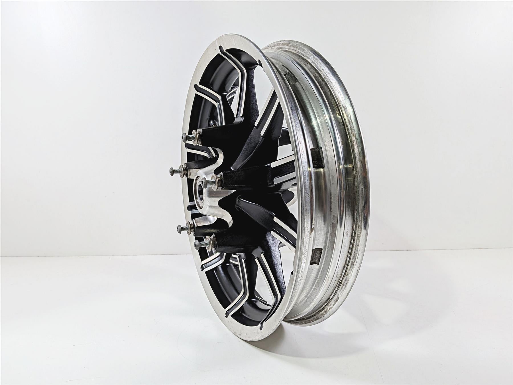 2018 Harley FLHTCU Touring Electra Glide Straight 17x3 10Sp Front Wheel 43300019-Mototech271