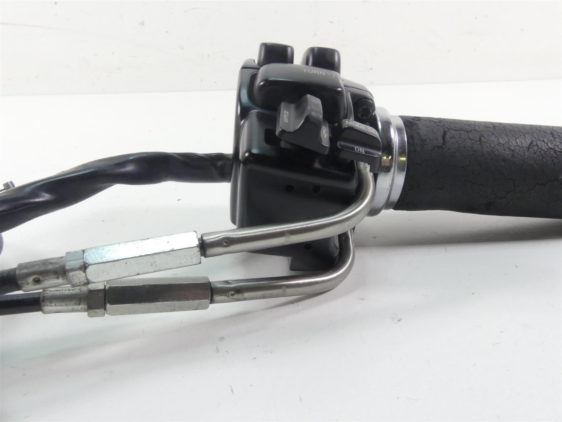 1999 Harley Touring FLHTCUI Electra Glide Right Hand Control Switch 71684-06A {{ shop.shopifyCountryName }} - Mototech271