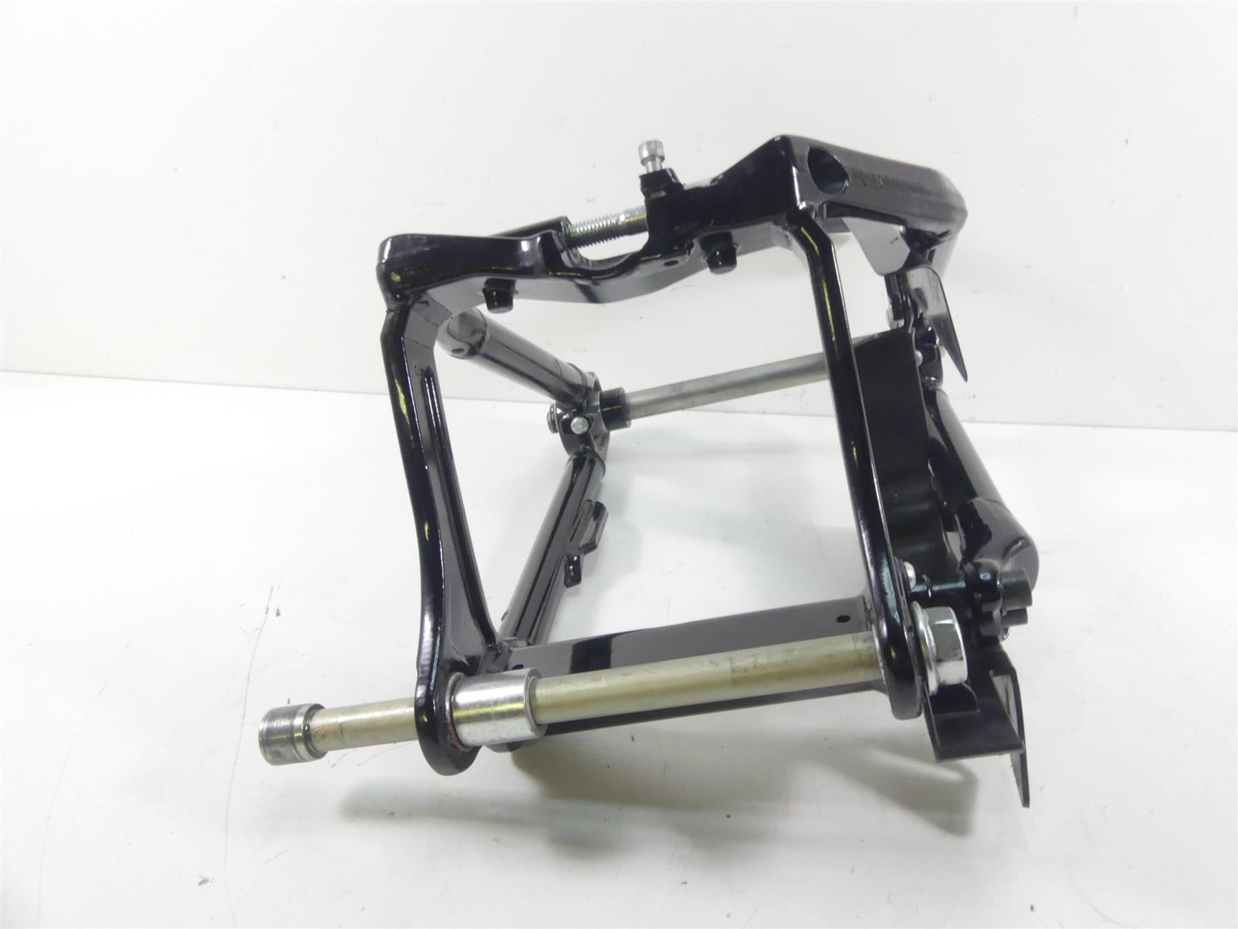 2021 Harley Softail FXBBS 114 Street Bob Swingarm Swing Arm & Axle 47400099BHP {{ shop.shopifyCountryName }} - Mototech271