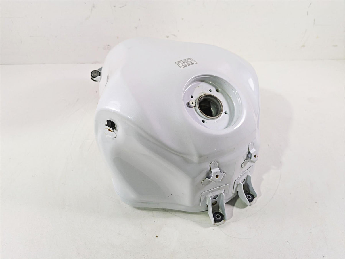 2021 Kawasaki Z900 ZR900 Fuel Gas Petrol Tank Reservoir - Dent Read 51001-0895 {{ shop.shopifyCountryName }} - Mototech271