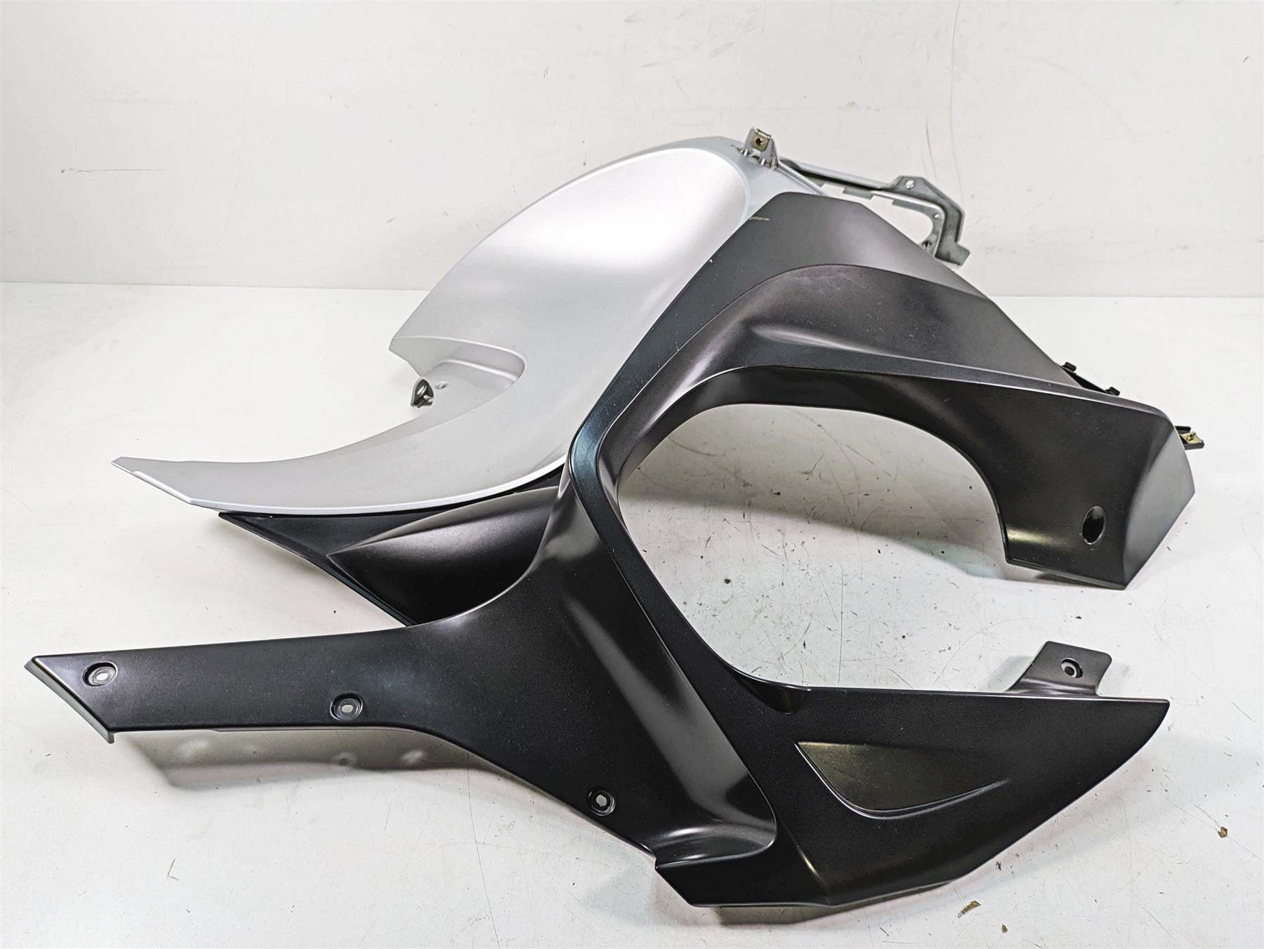 2007 BMW R1200RT K26 Main Right Tank Fairing Cover 46637681056 46637681050 {{ shop.shopifyCountryName }} - Mototech271