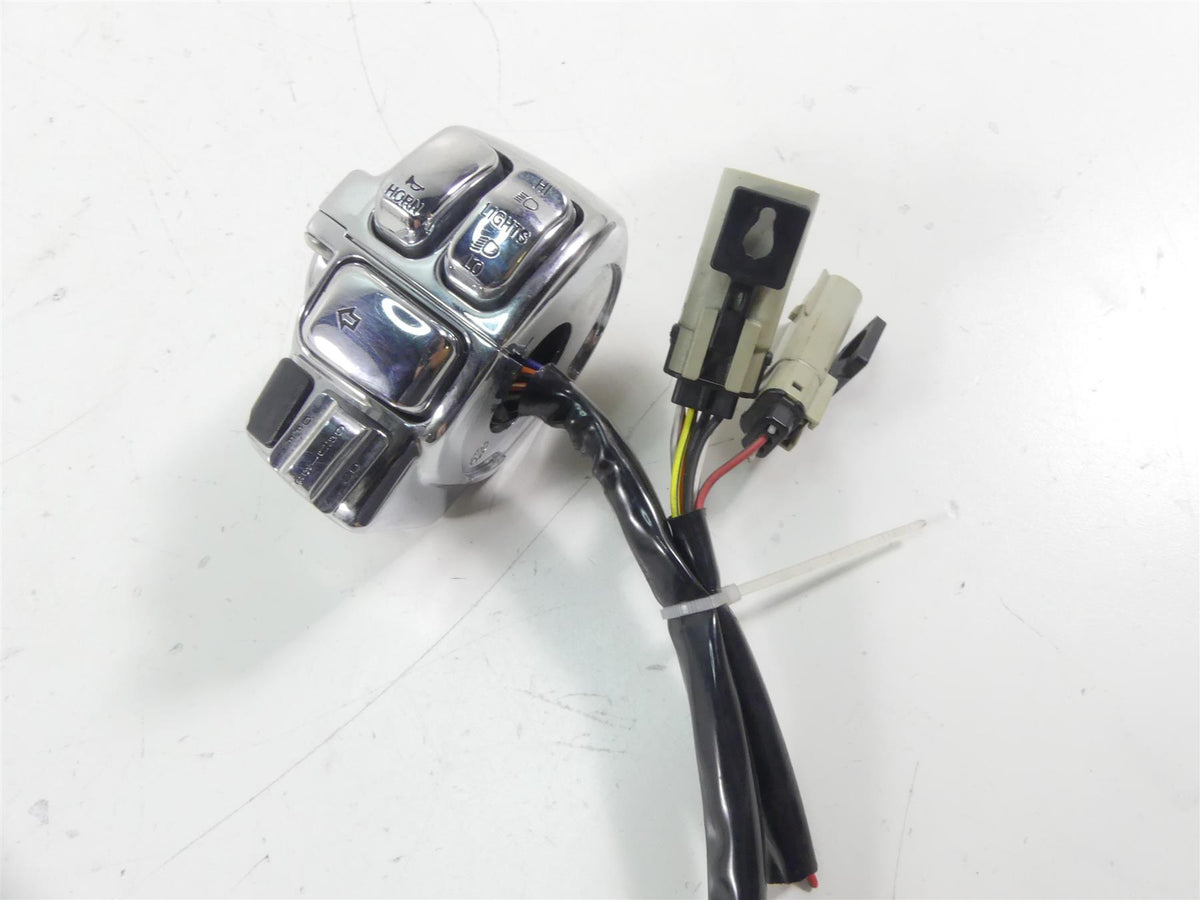 2007 Harley Touring FLHR SE CVO Road King Left Cruise Control Switch 71682-06A {{ shop.shopifyCountryName }} - Mototech271