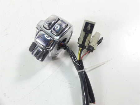 2007 Harley Touring FLHR SE CVO Road King Left Cruise Control Switch 71682-06A {{ shop.shopifyCountryName }} - Mototech271