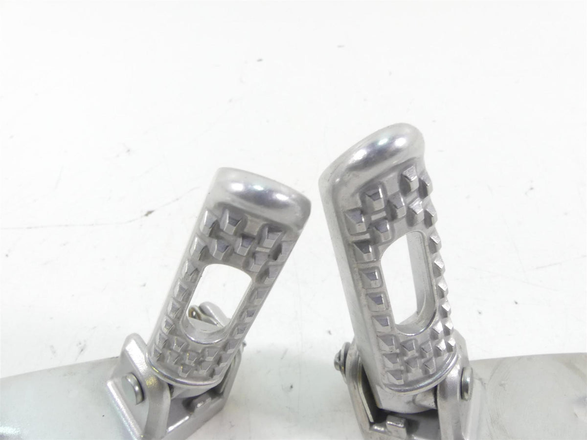 2021 Honda CBR600RR Rear Passenger Pillion Footpeg Foot Peg Set 50750-MFJ-D00 {{ shop.shopifyCountryName }} - Mototech271