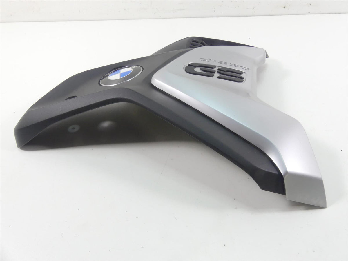 2019 BMW R1250GS K50 Right Side Intake Fairing & Emblem 46638556656 46638392882 {{ shop.shopifyCountryName }} - Mototech271