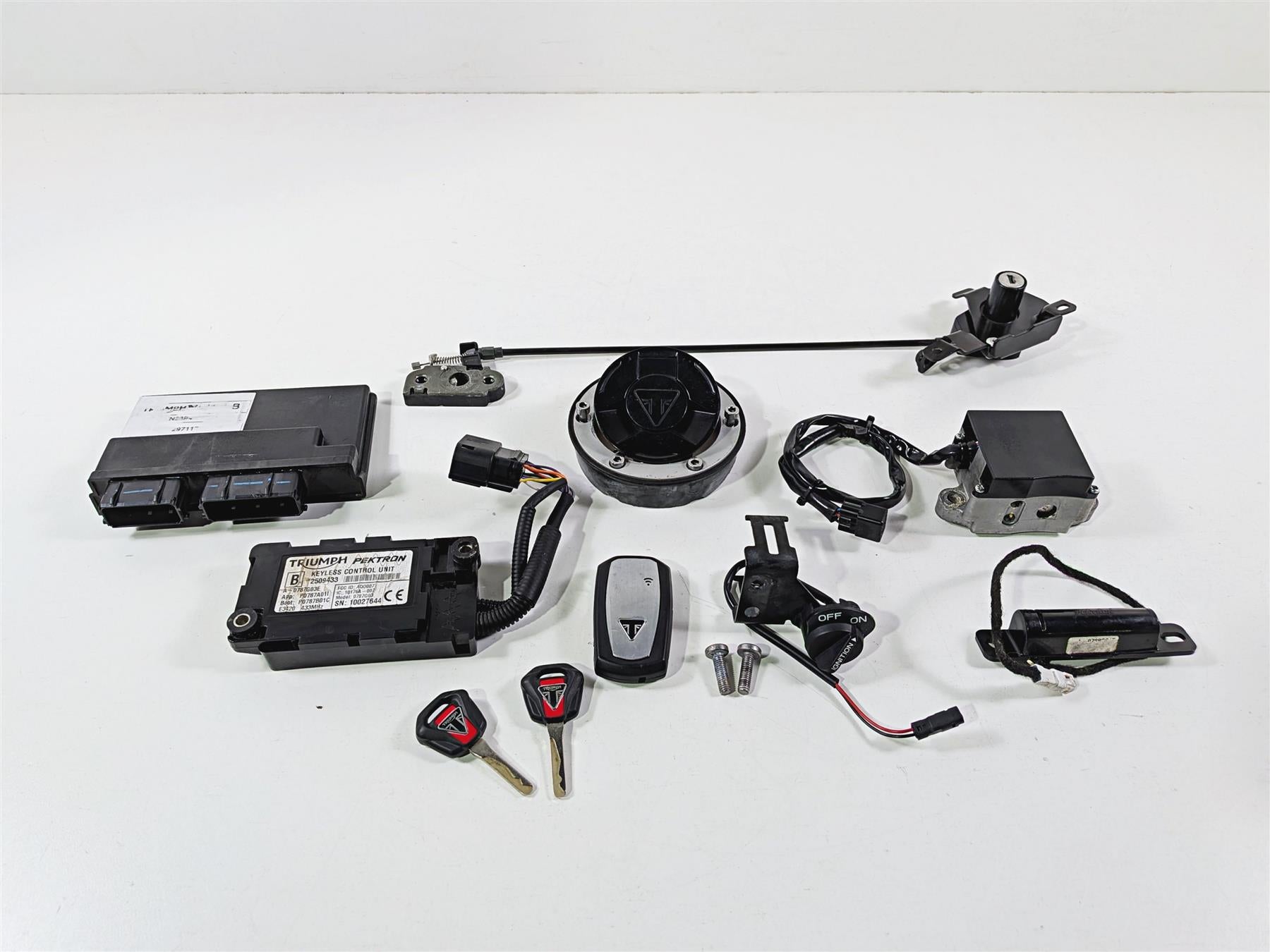 2019 Triumph Speed Triple RS 1050 Ignition Switch Cdi Immobilizer Fob T2502580 {{ shop.shopifyCountryName }} - Mototech271