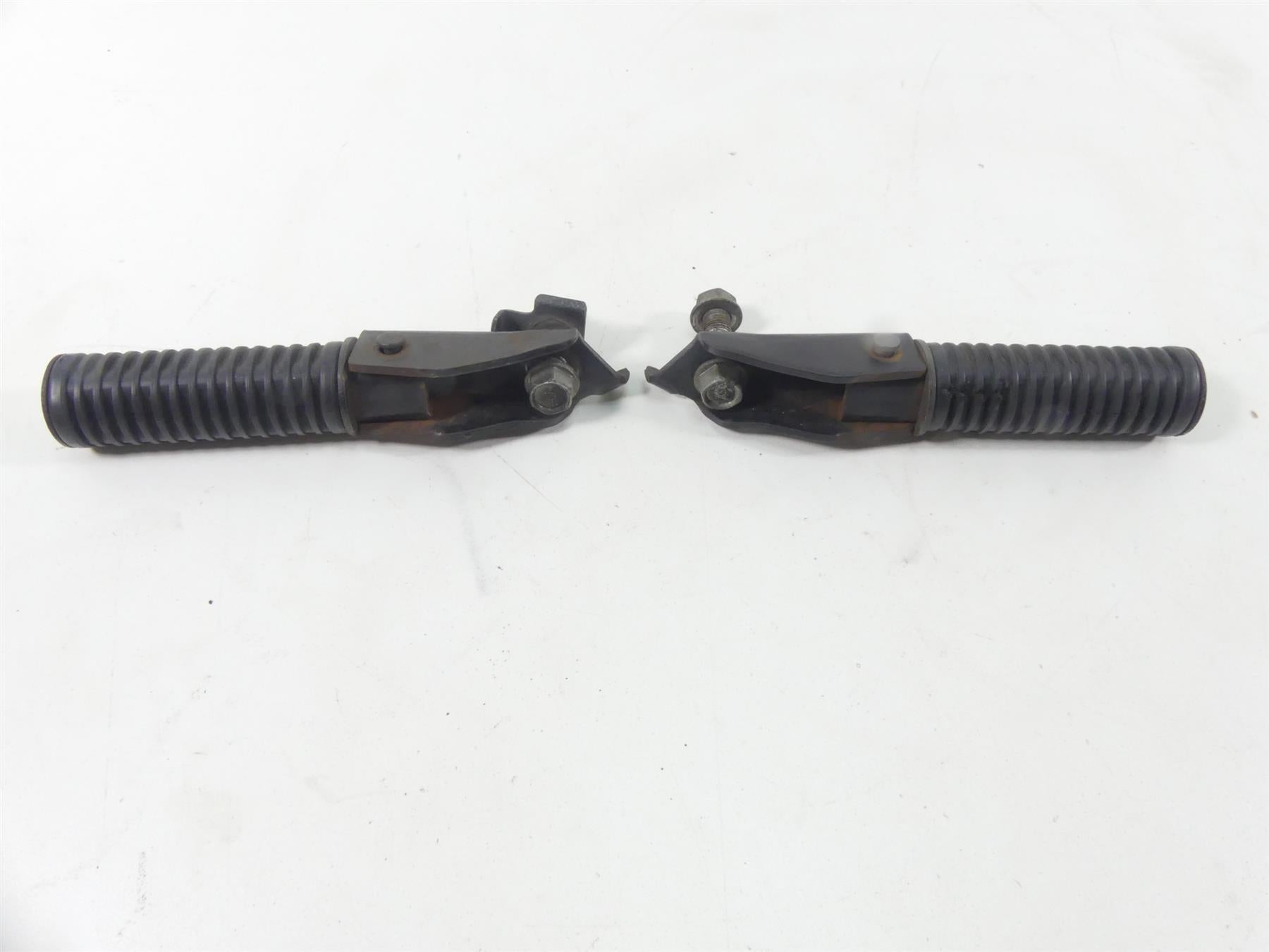 1980 Honda CB750C Custom Rear Passenger Foot Peg Footpeg Set 50716-371-660 {{ shop.shopifyCountryName }} - Mototech271