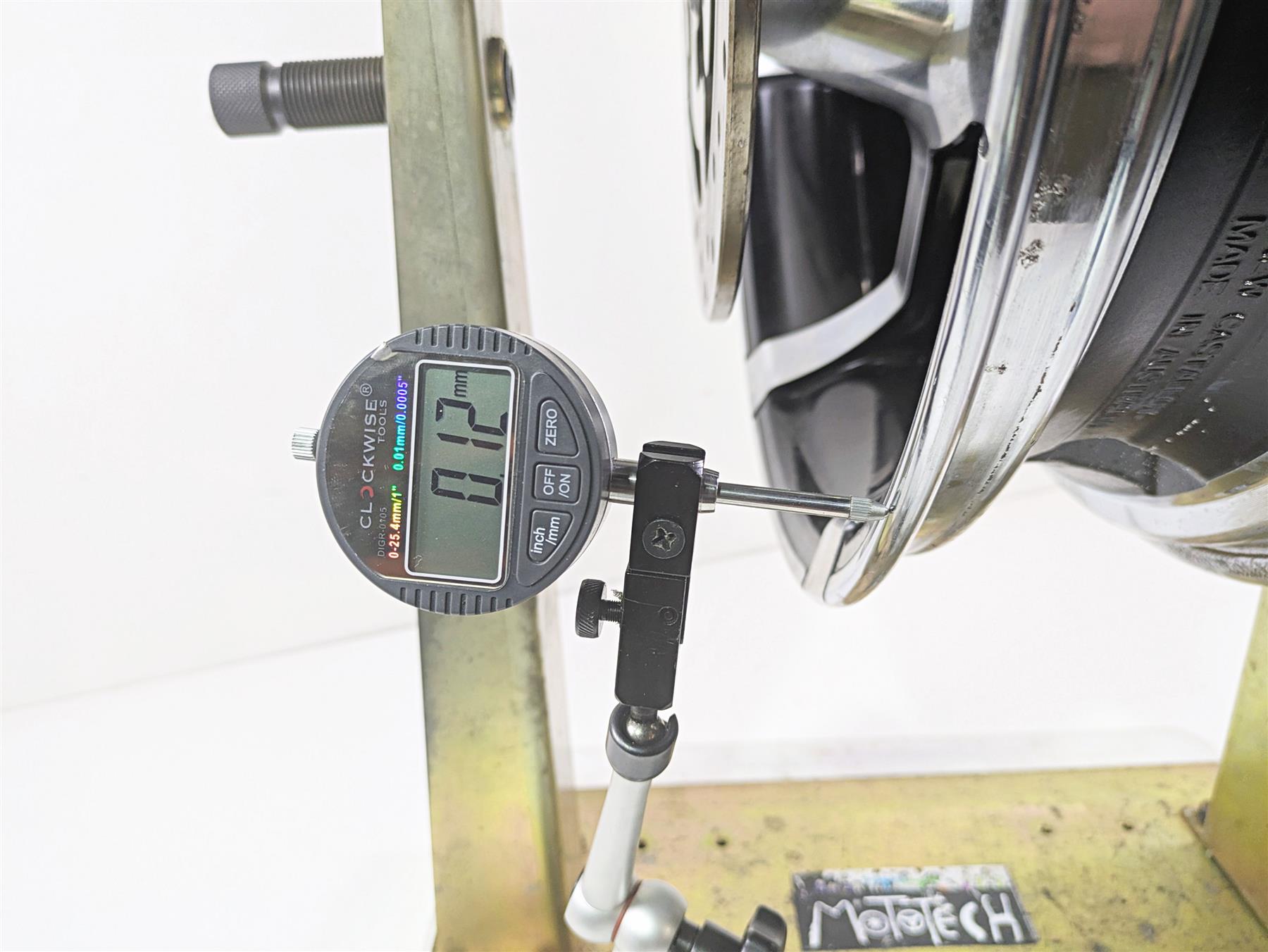 2010 Harley Touring FLHXSE CVO Street Glide 18x5 Rear Wheel Agitator 40225-10 {{ shop.shopifyCountryName }} - Mototech271