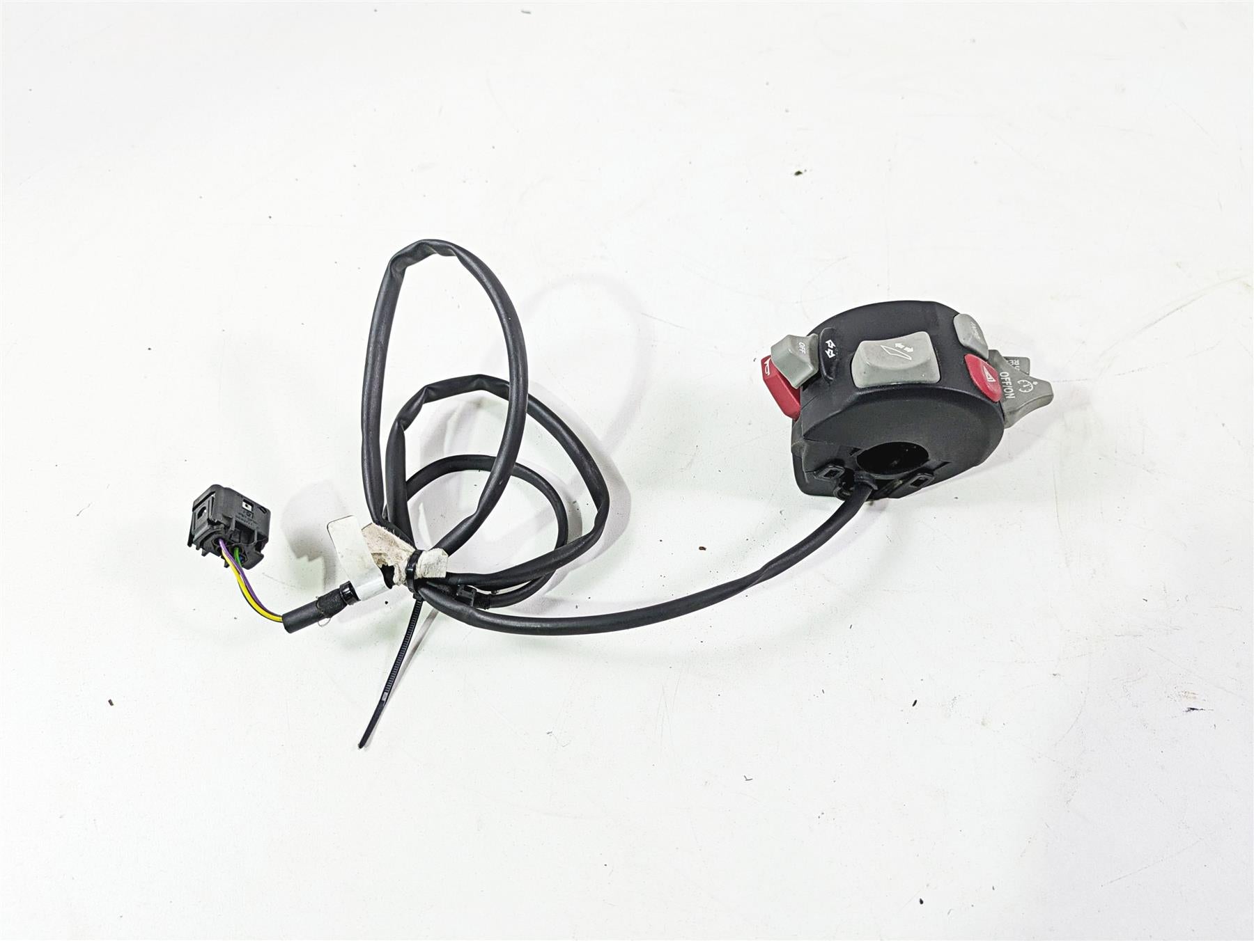 2010 BMW R1200RT K26 Left Windshield Blinker Cruise Control Switch 61318546203 {{ shop.shopifyCountryName }} - Mototech271