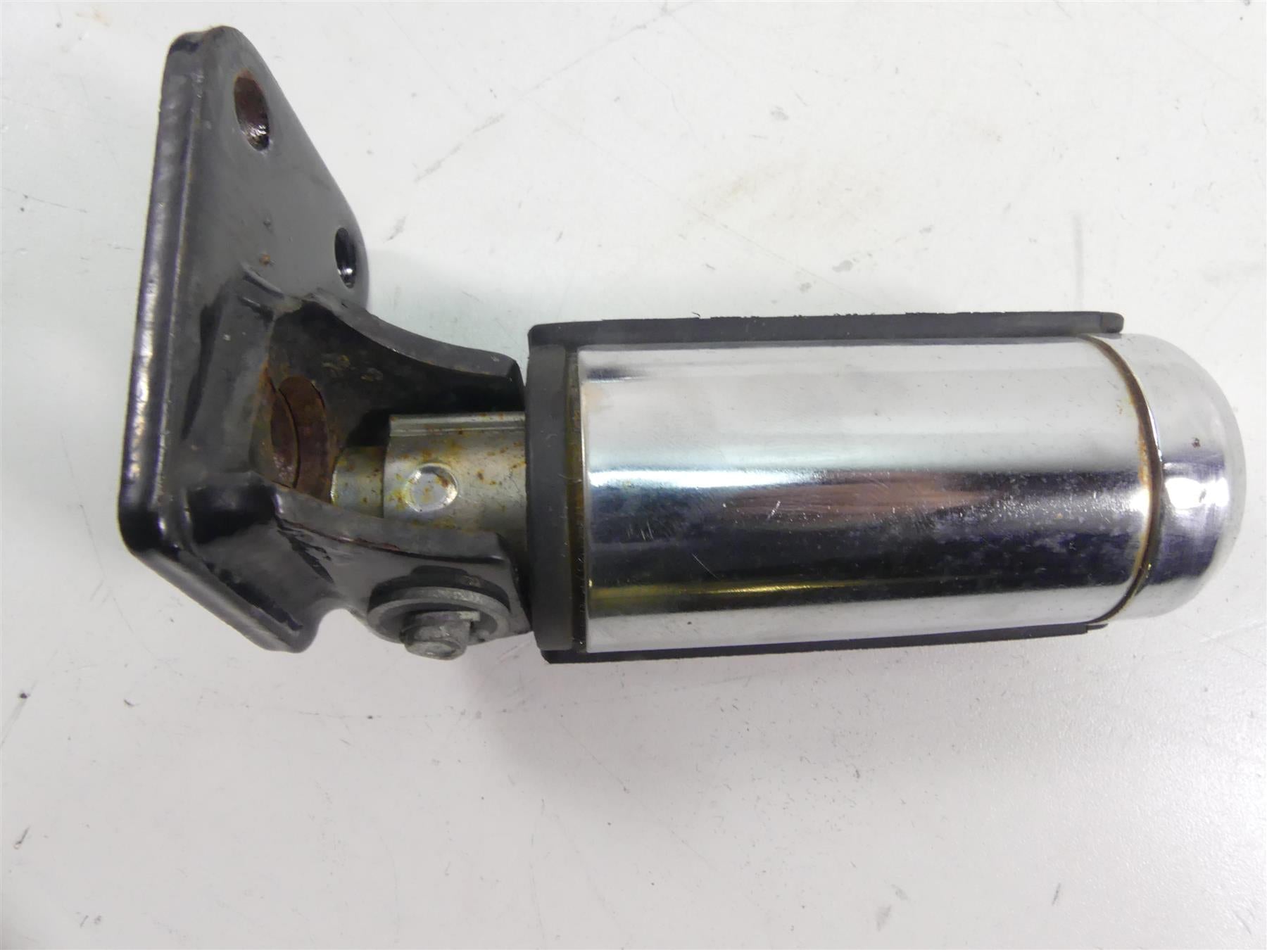2003 Honda VTX1800 C Rear Passenger Footpeg Set 50680-MCH-000 50685-MCH-000 {{ shop.shopifyCountryName }} - Mototech271