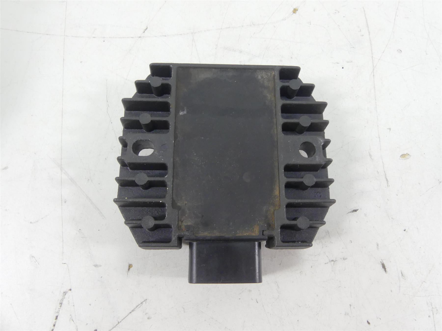 2002 Yamaha XVS1100 V-Star Rectifier Voltage Regulator 5BN-81960-00-00 SH650D-11 {{ shop.shopifyCountryName }} - Mototech271