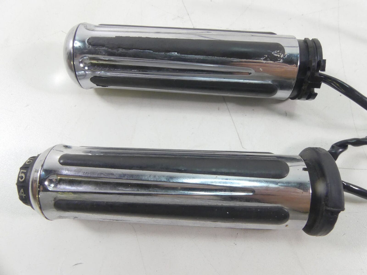 2006 Harley Touring FLHTCU SE CVO Heated Hand Throttle Grip Set 56847-06 {{ shop.shopifyCountryName }} - Mototech271