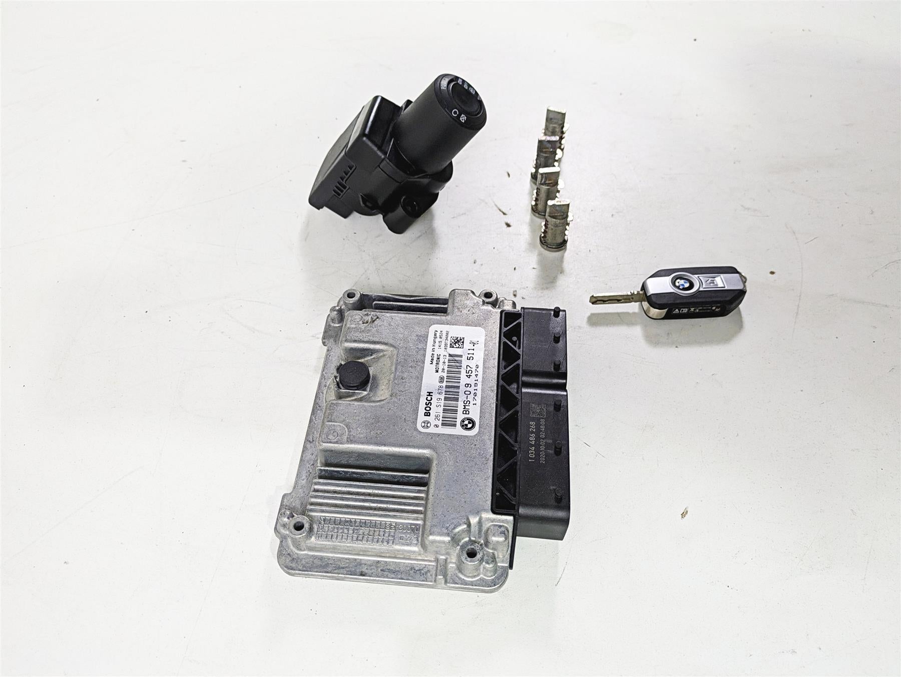 2021 BMW R1250GS K51 Adv Cdi Ecm Ignition Switch Key Set 66127108713 13619457511 {{ shop.shopifyCountryName }} - Mototech271