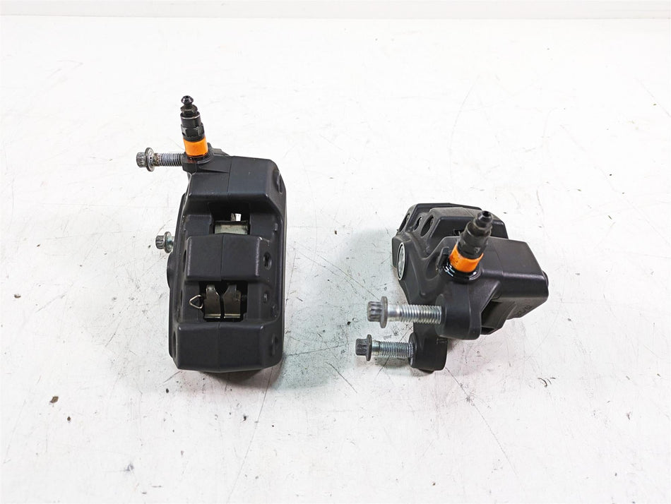 2013 Harley Touring FLHX Street Glide Front Brake Caliper Set 43027-08 44023-08 {{ shop.shopifyCountryName }} - Mototech271