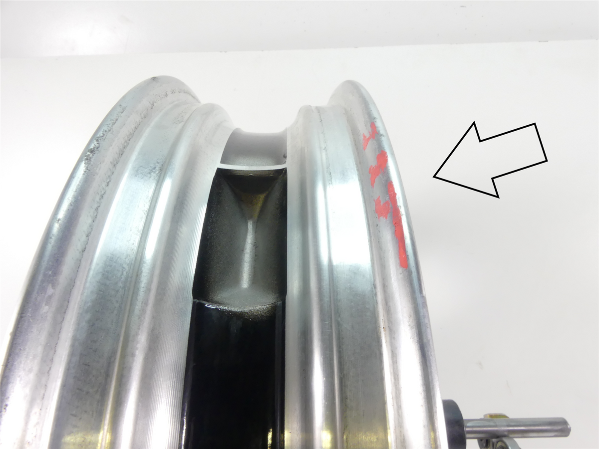 2012 Harley Touring FLHX Street Glide Front 18x3.5 Wheel Rim -Read 47871-10 {{ shop.shopifyCountryName }} - Mototech271