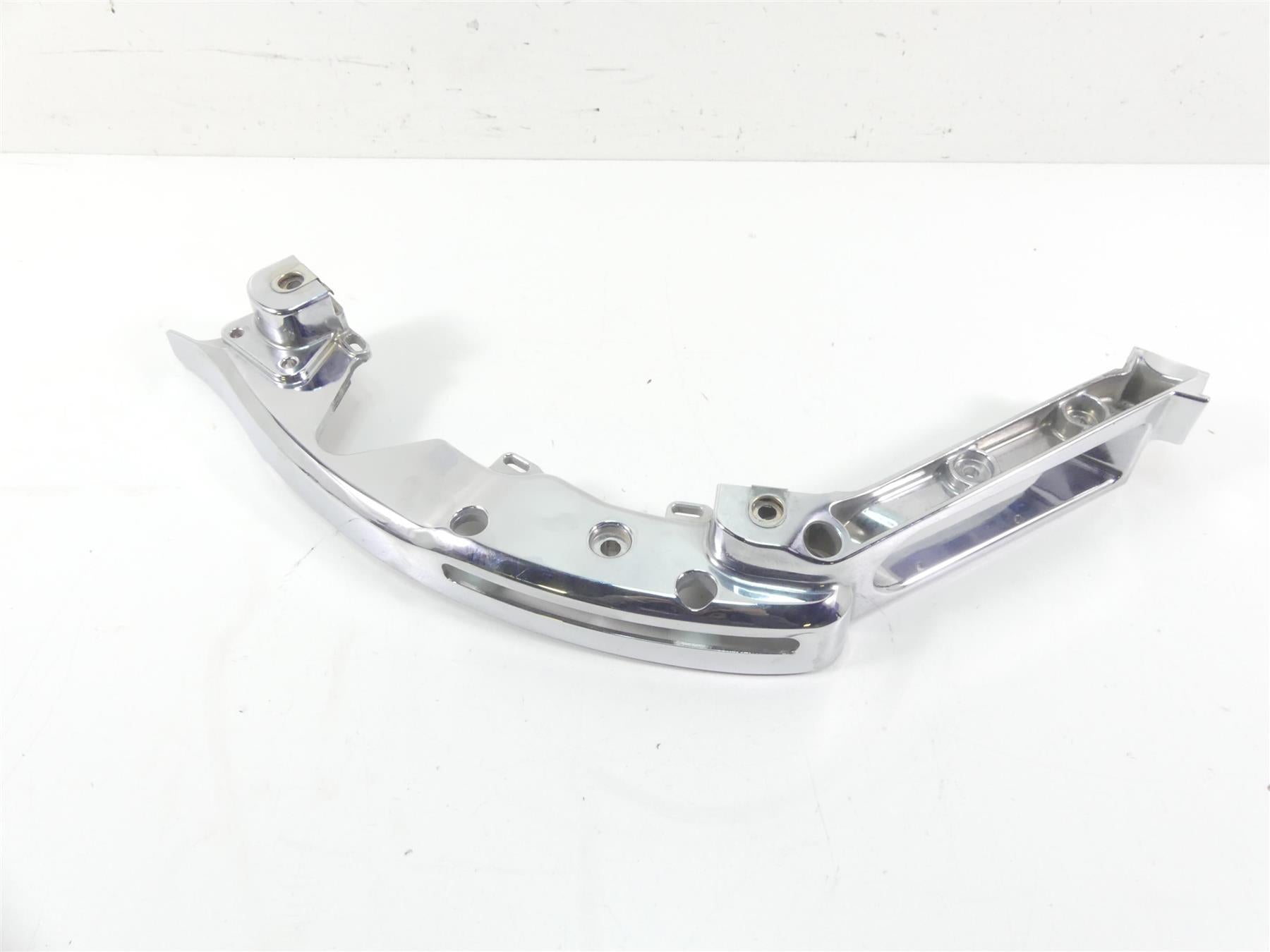 2014 Harley Touring FLHTK Electra Glide Right Saddlebag Chrome Mount 90200502 {{ shop.shopifyCountryName }} - Mototech271
