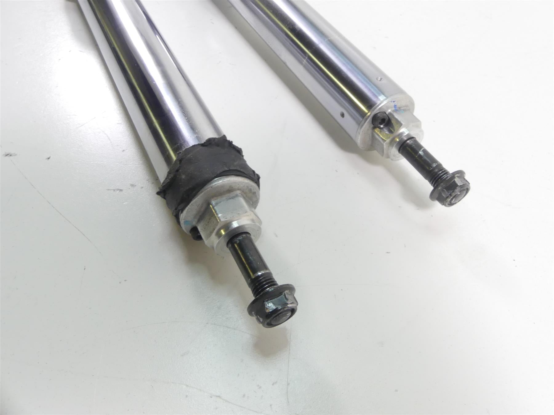 2001 BMW R1150 GS R21 Showa Straight Front Fork Leg Set - Read 31422338203- {{ shop.shopifyCountryName }} - Mototech271