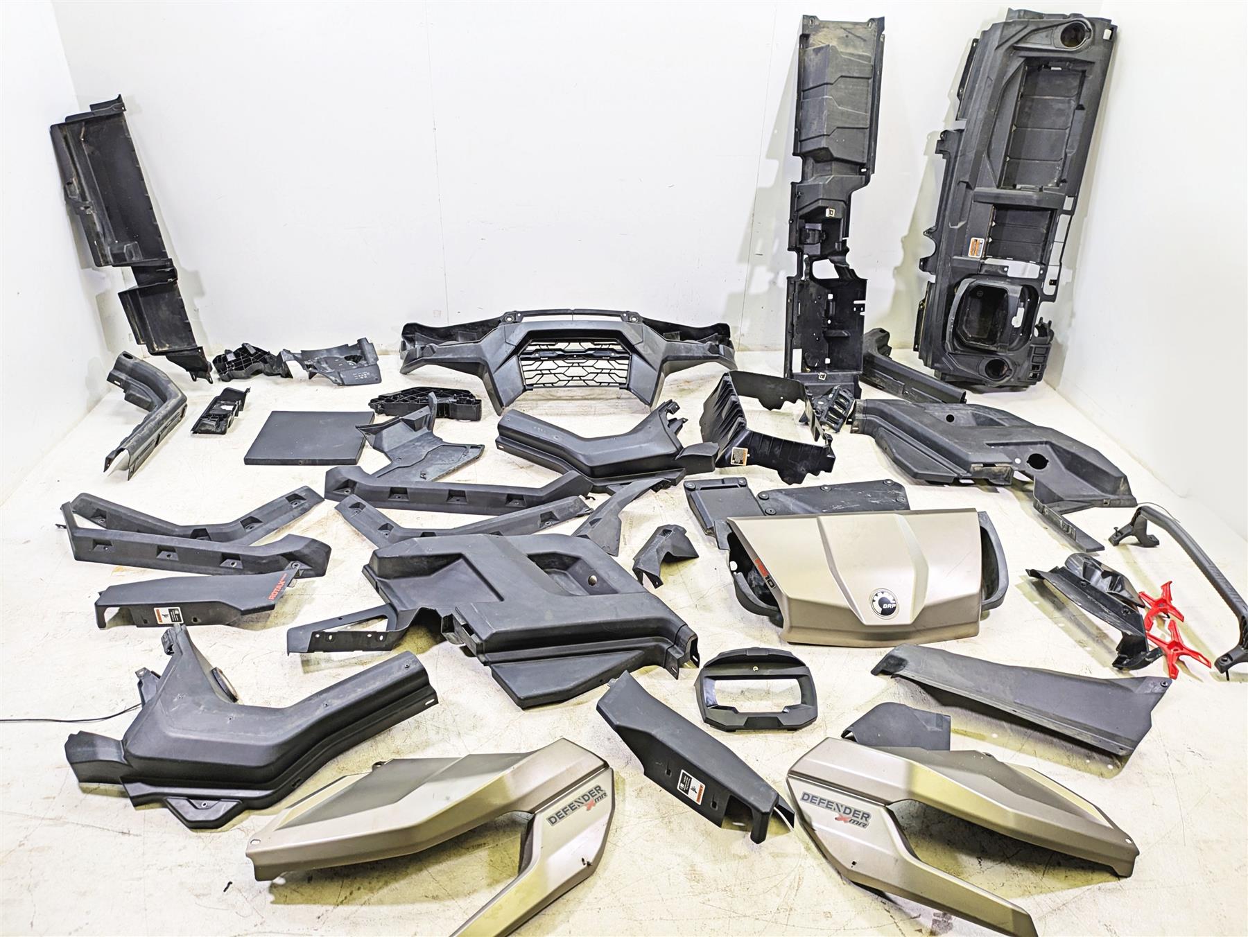 2022 Can-Am Defender XMR HD10 Body Plastic Covers Interior Tank Set 707900740 {{ shop.shopifyCountryName }} - Mototech271