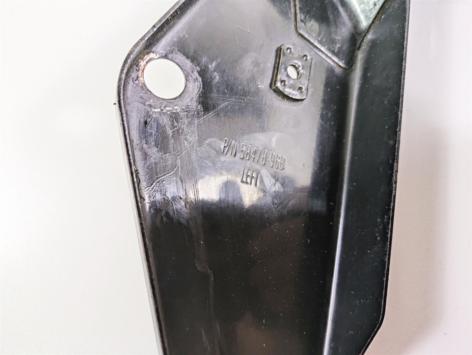 2010 Harley Touring FLHTK Electra Glide Front Fairing Bracket Set Read 58479-96B {{ shop.shopifyCountryName }} - Mototech271