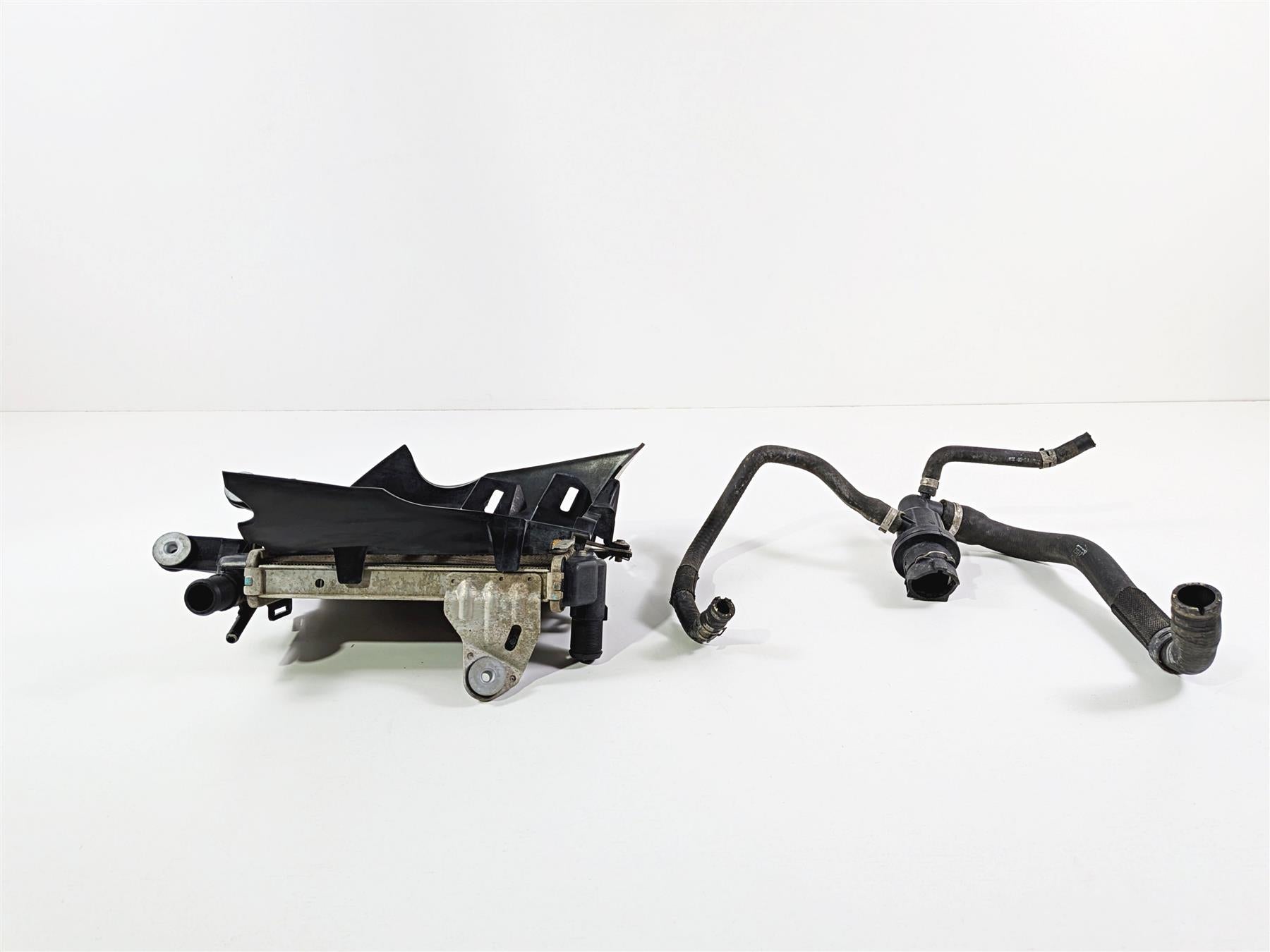 2015 BMW R1200GS K50 Right Left Radiator Fan & Covers -No Leaks 17118546416 {{ shop.shopifyCountryName }} - Mototech271