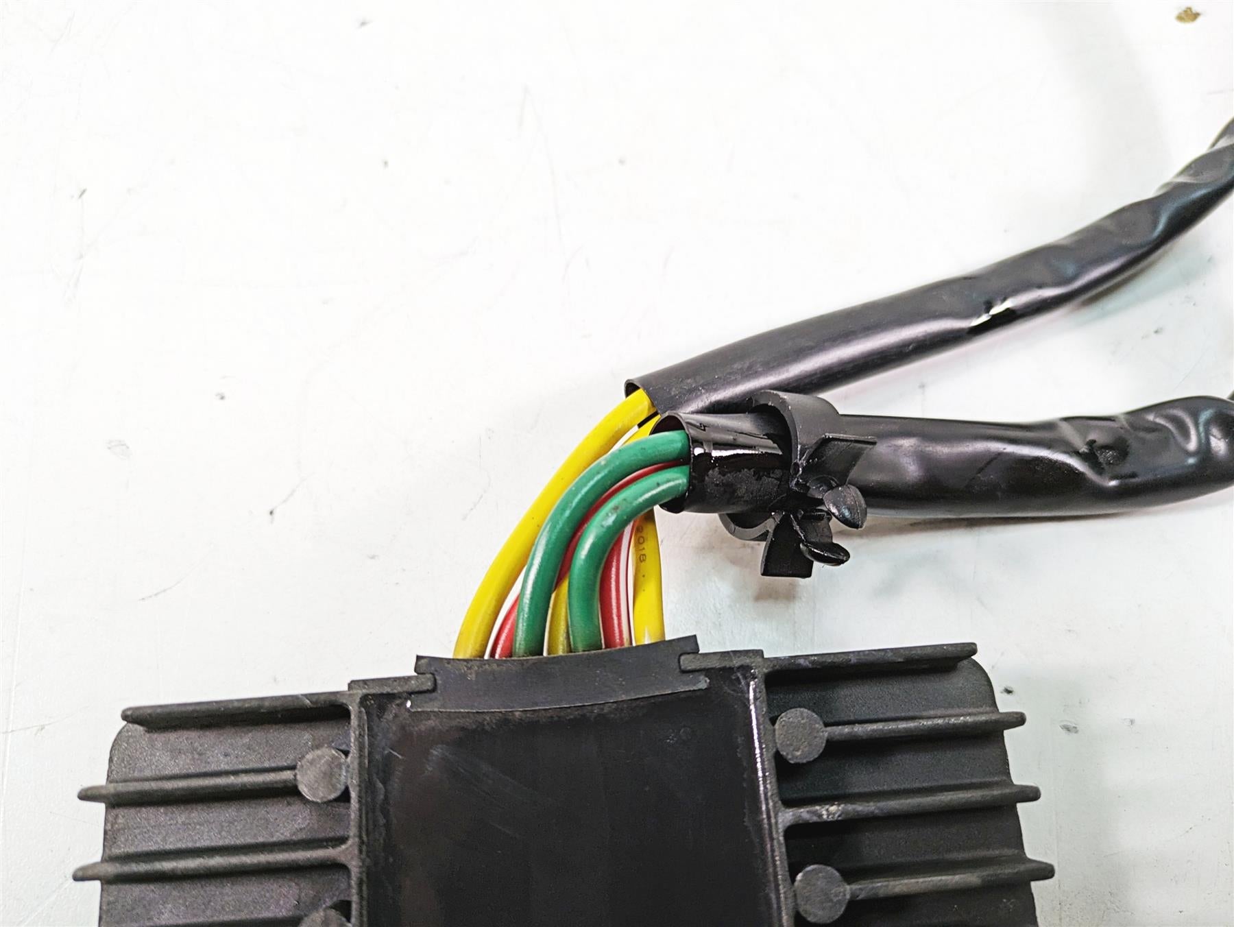 2020 Aprilia Tuono V4 Factory Rectifier Voltage Regulator B043488 SH579JB {{ shop.shopifyCountryName }} - Mototech271