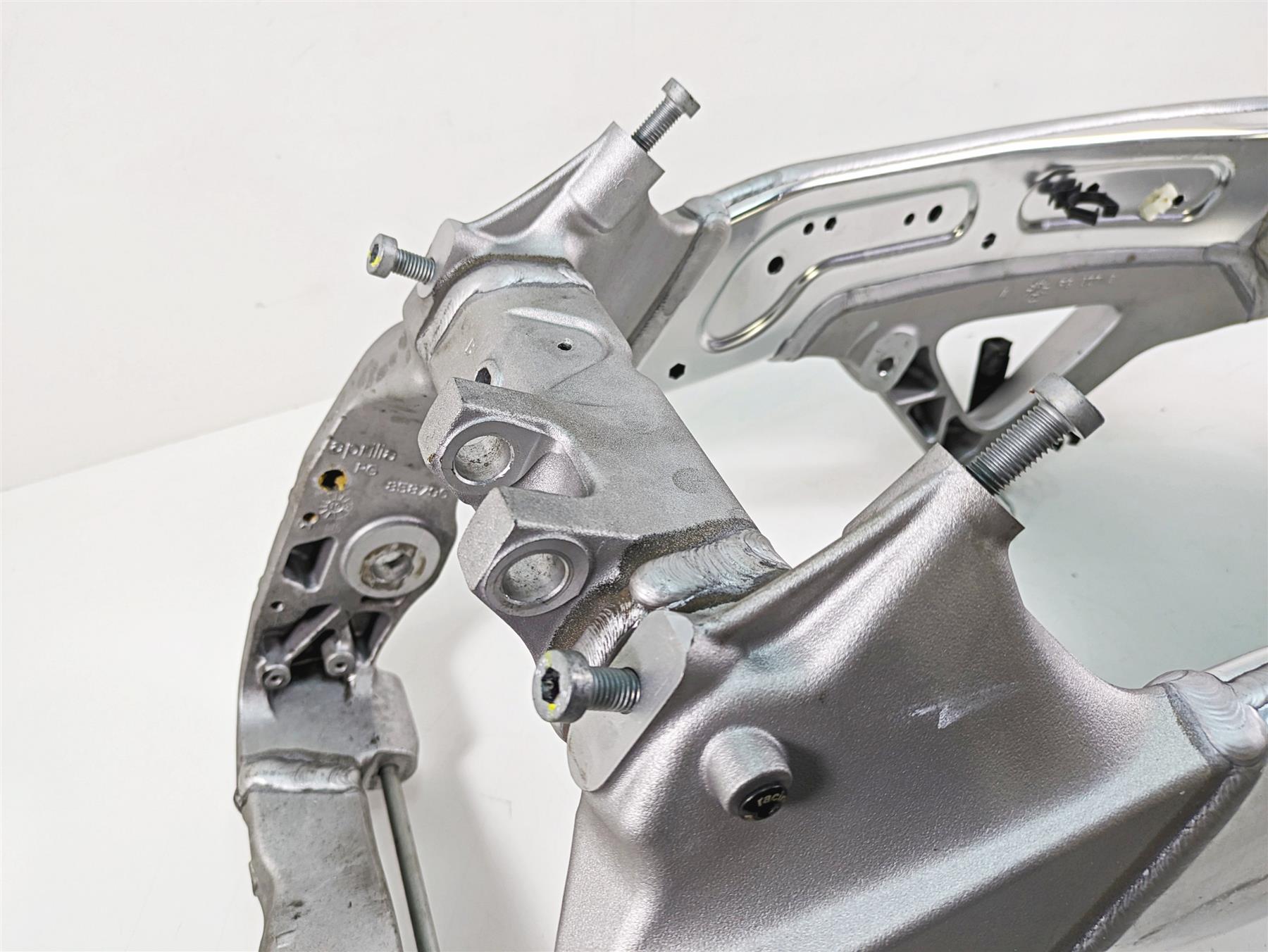 2020 Aprilia Tuono V4 Factory Straight Frame Chassis With Clear Texas Title 896962 {{ shop.shopifyCountryName }} - Mototech271