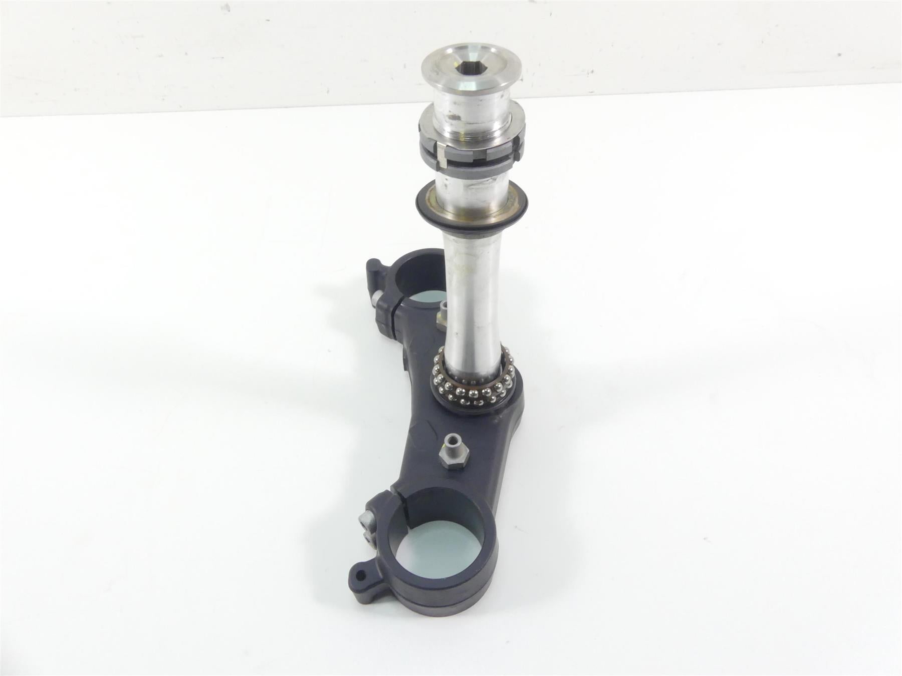2021 Aprilia Tuono 660 Lower Triple Tree Steering Clamp 2B007296 {{ shop.shopifyCountryName }} - Mototech271